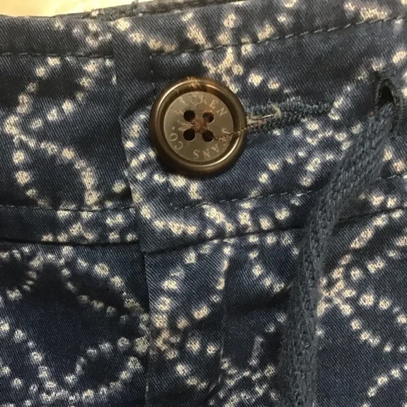 LRL Lauren Jeans Company Blue Circle Print Cotton Shorts, Size 10 - Picture 4 of 11